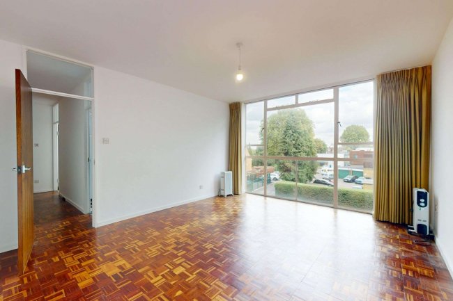 22 Burton Lodge, 15 Portinscale Road, London SW15 2HT 5