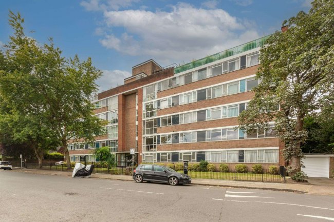 22 Burton Lodge, 15 Portinscale Road, London SW15 2HT 5