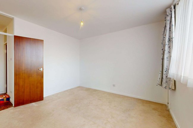 22 Burton Lodge, 15 Portinscale Road, London SW15 2HT 5