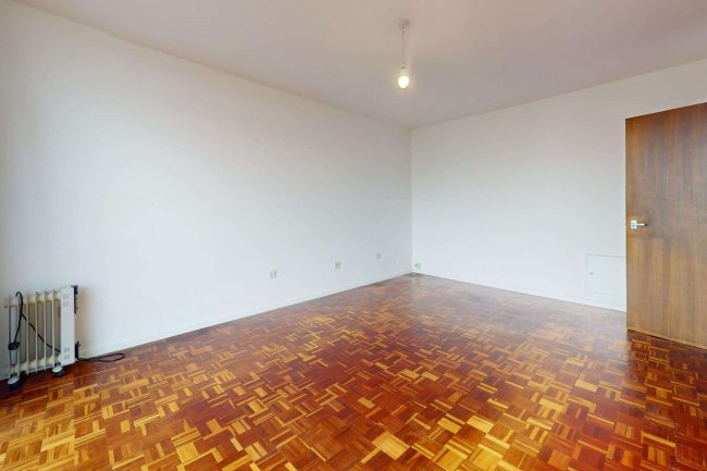 22 Burton Lodge, 15 Portinscale Road, London SW15 2HT 5