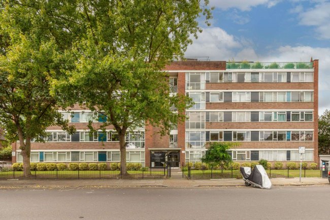 22 Burton Lodge, 15 Portinscale Road, London SW15 2HT 5