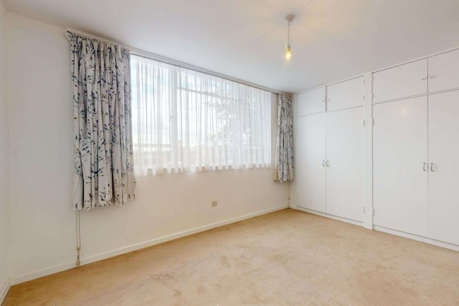 22 Burton Lodge, 15 Portinscale Road, London SW15 2HT 5