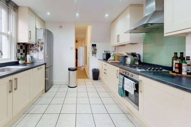 6 Tonsley Hill, London SW18 1BB 5