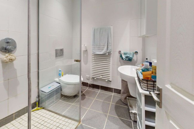 6 Tonsley Hill, London SW18 1BB 5