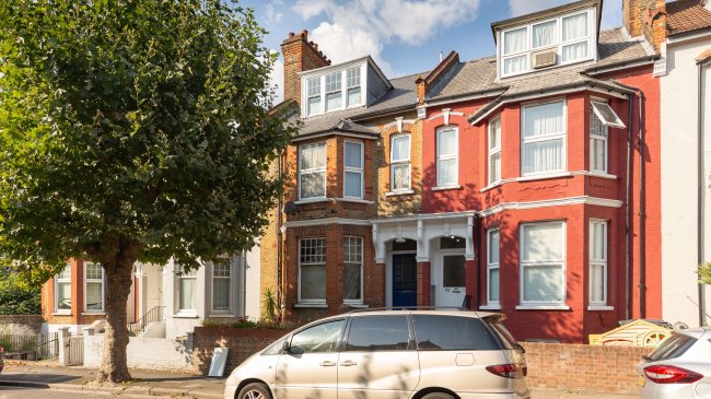 Flat C 32 Colberg Place, Stoke Newington, London, N16 5RB 7