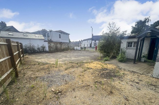 The Former Red Lion Public House, 1 London Road, Biggleswade SG18 8ED 10