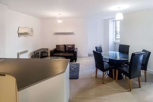 Apartment 74, 41 Essex Street, Birmingham B5 4TT 3