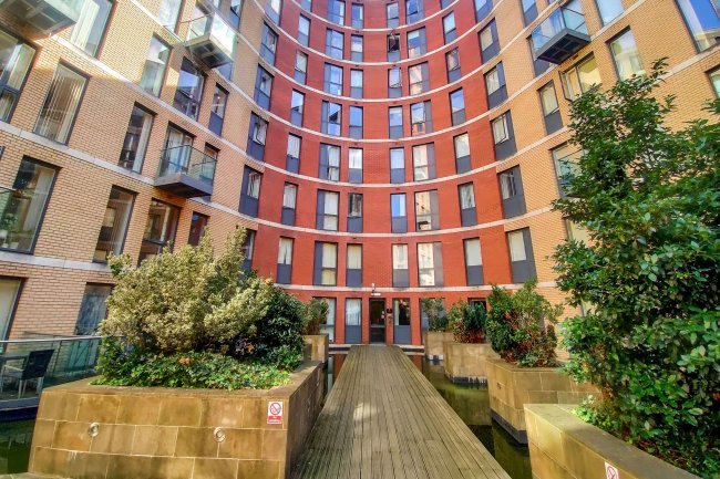 Apartment 74, 41 Essex Street, Birmingham B5 4TT 3