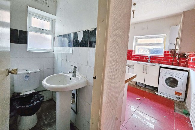 70 Bosworth Street, Manchester, M11 3AW 9