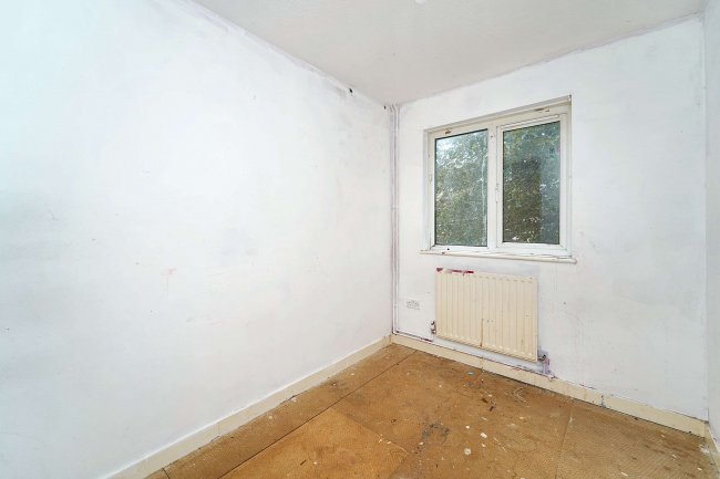 25 Blinco Lane, George Green, Slough, Buckinghamshire, SL3 6RG 4