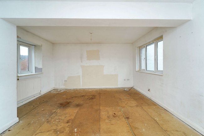 25 Blinco Lane, George Green, Slough, Buckinghamshire, SL3 6RG 4