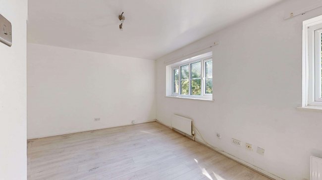 137 Alpha Grove, Poplar, London, E14 8PQ 8