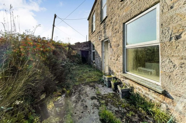 Lower Boswin, Porkellis, Helston, Cornwall, TR13 0HS 7