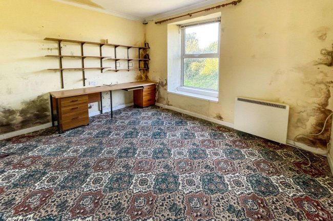 Lower Boswin, Porkellis, Helston, Cornwall, TR13 0HS 7