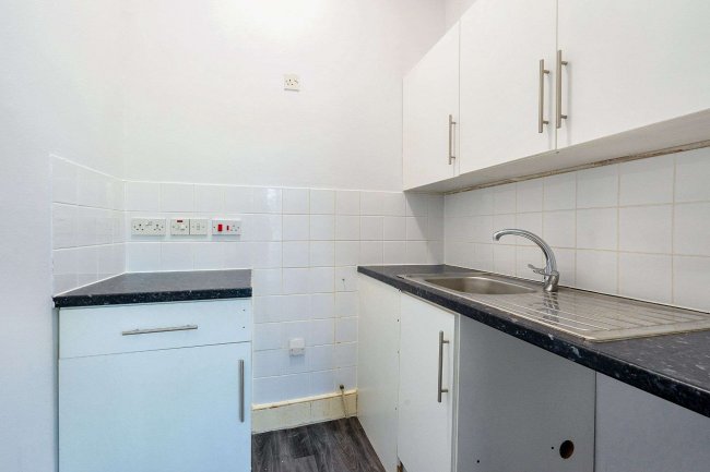 95c Cambridge Gardens, London, W10 6JE 10