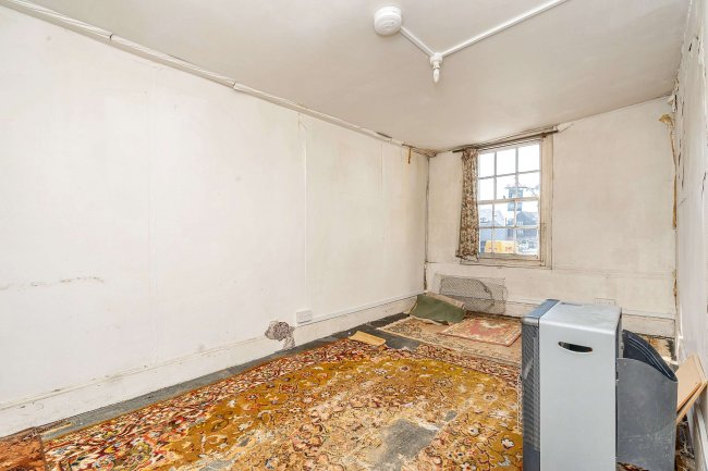 Flat A, 25 High Street, Arundel, West Sussex, BN18 9AD 3