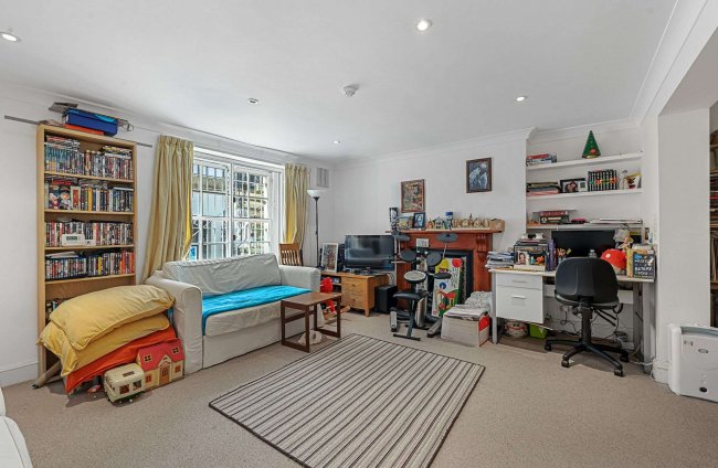 4 Sandwich Street, Bloomsbury, London WC1H 9PL 7