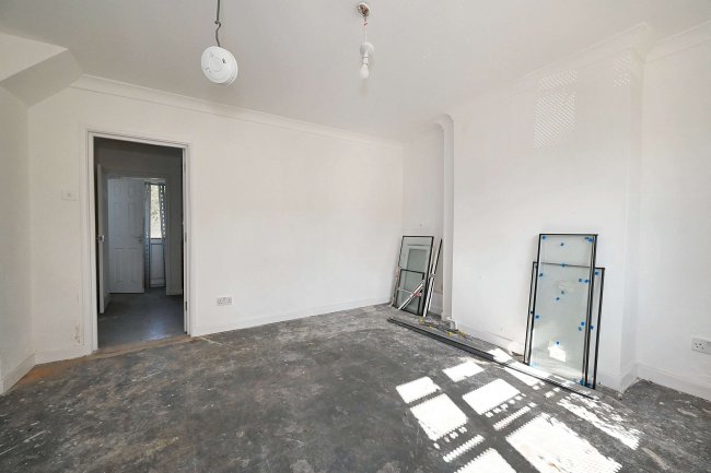 48 Orchardville, Burnham, Slough, SL1 7BD 10