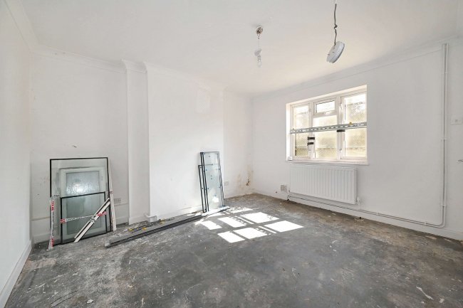 48 Orchardville, Burnham, Slough, SL1 7BD 10