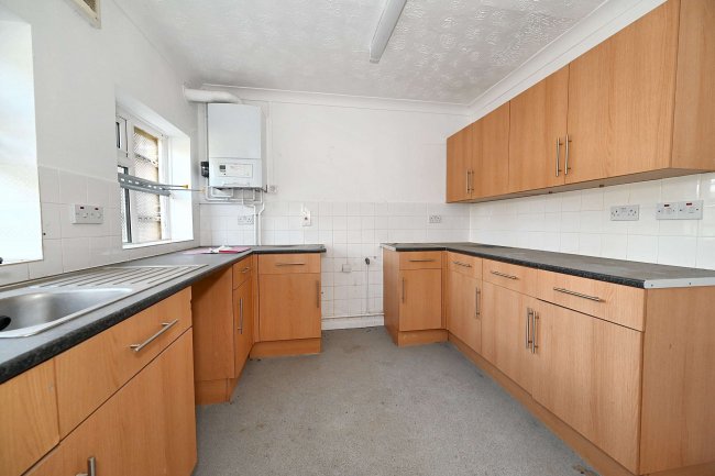 48 Orchardville, Burnham, Slough, SL1 7BD 10