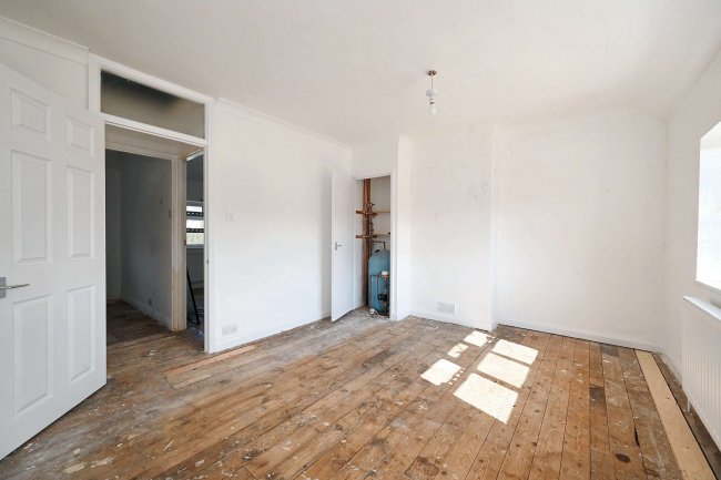 48 Orchardville, Burnham, Slough, SL1 7BD 10