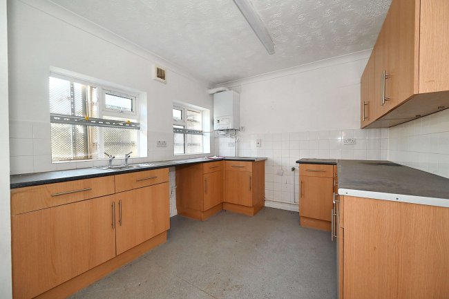 48 Orchardville, Burnham, Slough, SL1 7BD 10