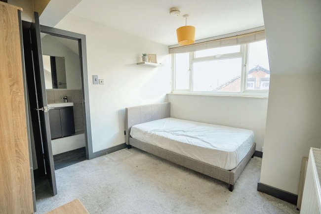 13 Cross Green Crescent, Leeds, West Yorkshire, LS9 0DD 10