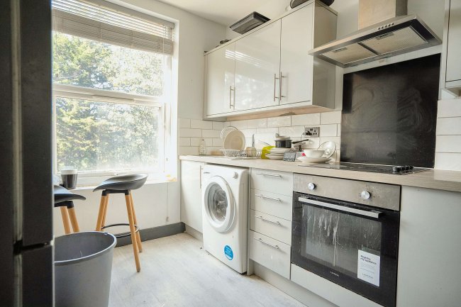 13 Cross Green Crescent, Leeds, West Yorkshire, LS9 0DD 10