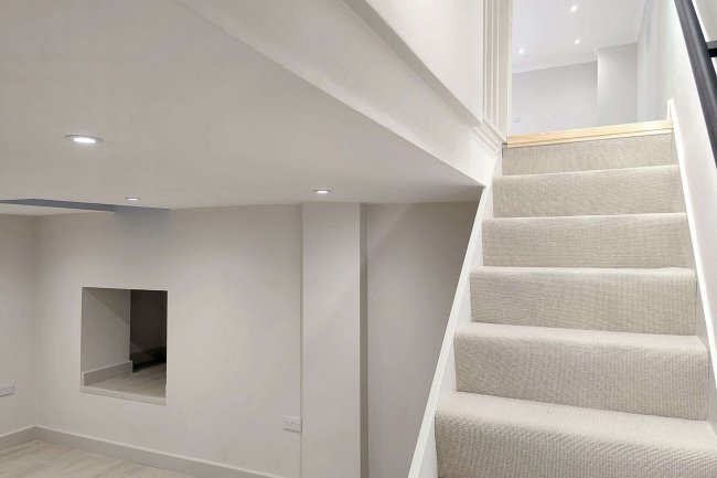 10B Salisbury Mews, London SW6 7DS 9