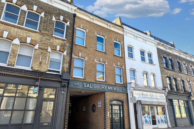 10B Salisbury Mews, London SW6 7DS 9