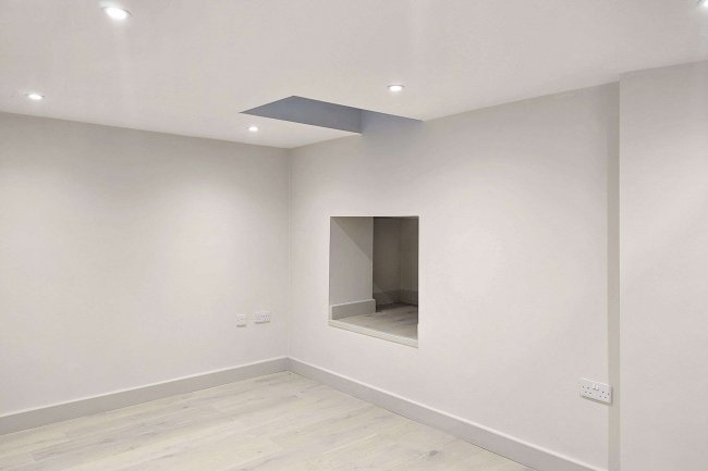 10B Salisbury Mews, London SW6 7DS 9