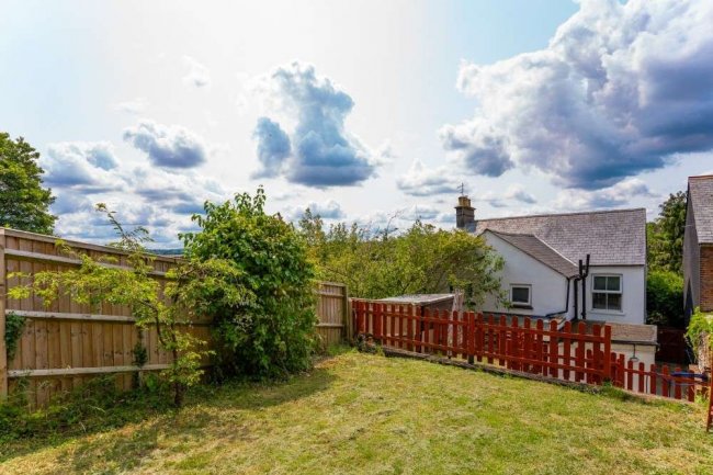 63 Hivings Hill, Chesham, Buckinghamshire, HP5 2PG 7