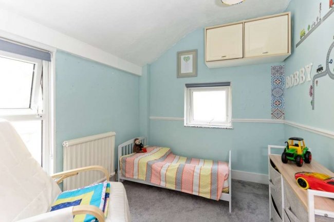 63 Hivings Hill, Chesham, Buckinghamshire, HP5 2PG 7