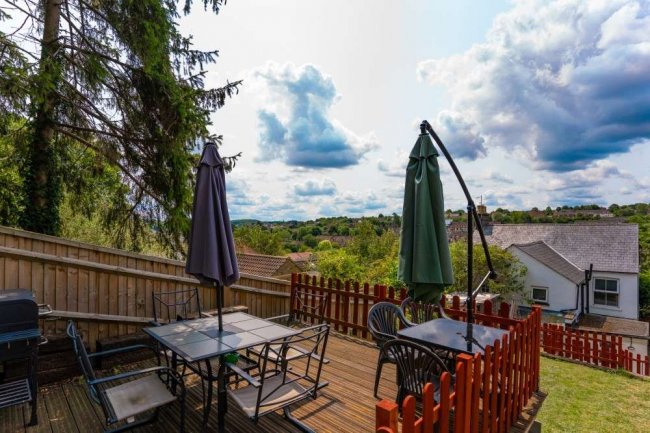 63 Hivings Hill, Chesham, Buckinghamshire, HP5 2PG 7