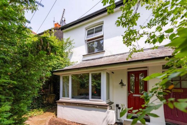 63 Hivings Hill, Chesham, Buckinghamshire, HP5 2PG 7