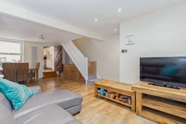 63 Hivings Hill, Chesham, Buckinghamshire, HP5 2PG 7