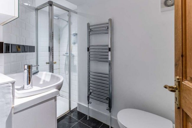 63 Hivings Hill, Chesham, Buckinghamshire, HP5 2PG 7