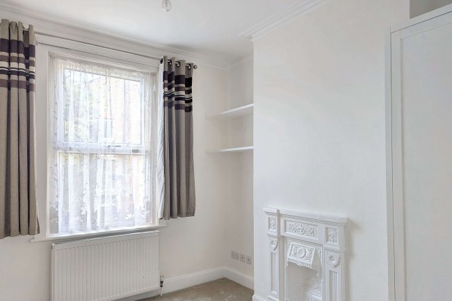 First Floor Flat, 8 Babington Road, London, SW16 6AP 3