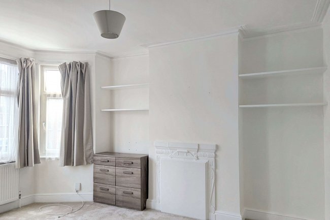 First Floor Flat, 8 Babington Road, London, SW16 6AP 3