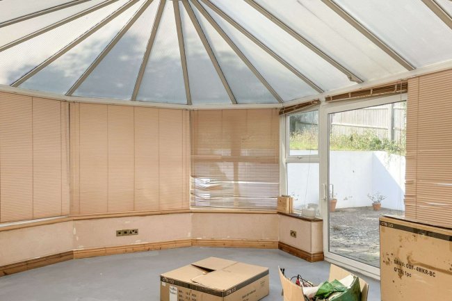 56 Woodland Drive, Hove, East Sussex BN3 6DJ 6