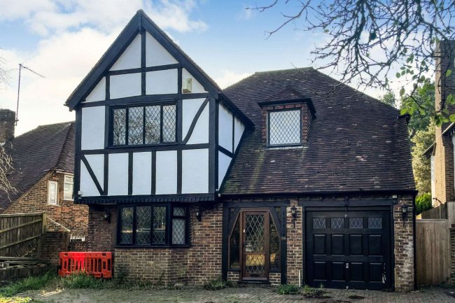 56 Woodland Drive, Hove, East Sussex BN3 6DJ 6