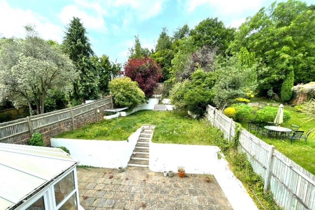 56 Woodland Drive, Hove, East Sussex BN3 6DJ 6