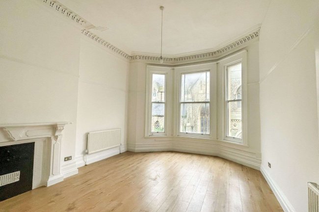 Flat 3, 16 Cambridge Rd, Hove, BN3 1DF 4