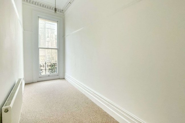 Flat 3, 16 Cambridge Rd, Hove, BN3 1DF 4