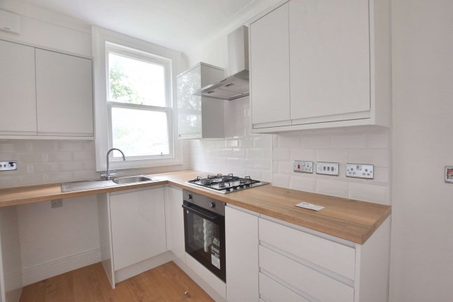 2c Bromley Grove, Bromley, Kent BR2 0LN 2