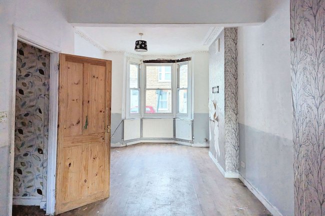 6 Parish Lane, Penge, London SE20 7LH 4