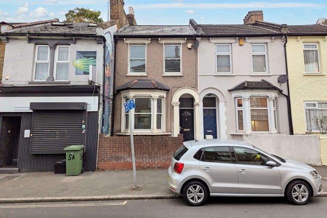 6 Parish Lane, Penge, London SE20 7LH 4