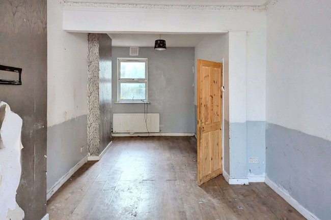 6 Parish Lane, Penge, London SE20 7LH 4