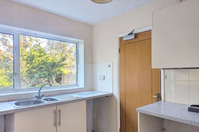 9 Stamford Drive, Bromley, BR2 0XF 1