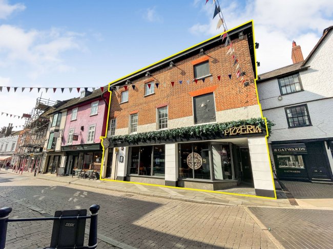 19 Market Place and 33 Sun Street, Hitchin, Hertfordshire, SG5 1DT 3